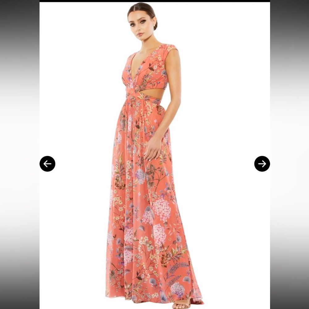 MAC DUGGAL
Floral-Printed Chiffon Overlay Gown With CutOuts• Sz 4 • nwt
